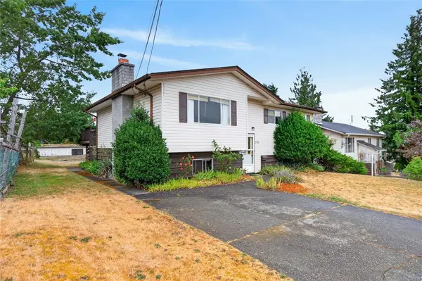 2728 Windermere Ave, Cumberland BC V0R 1S0 - 5 bed, 2 bath property for sale in Cumberland