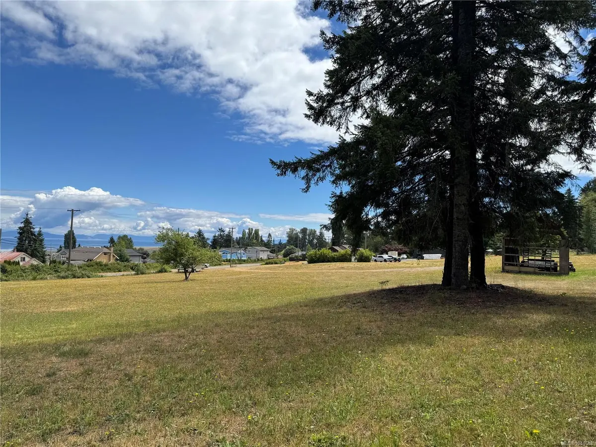 3824 Ross Ave, Royston BC V0R 2V0