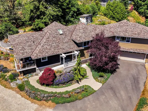 1046 Summer Breeze Lane, Langford BC V9C 4J9 - 4 bed, 4.0 bath in Langford