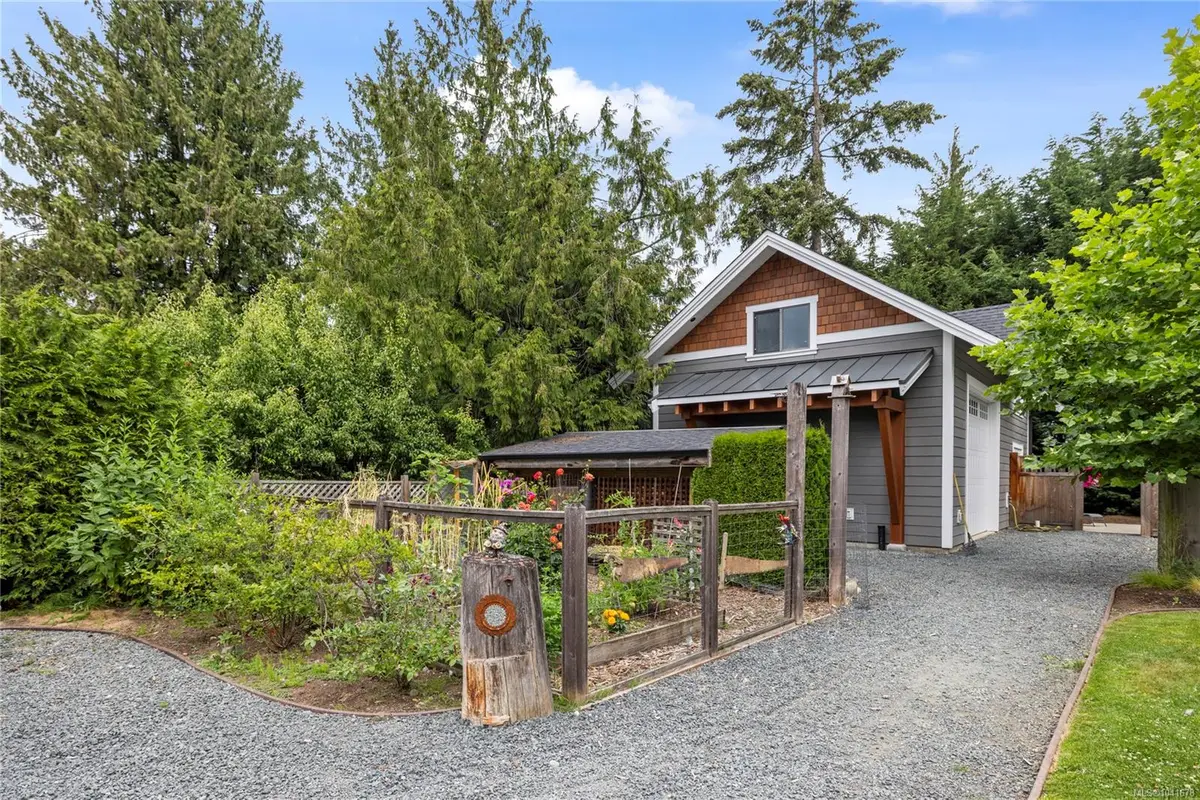 238 Bagshaw St, Parksville BC V9P 2H1