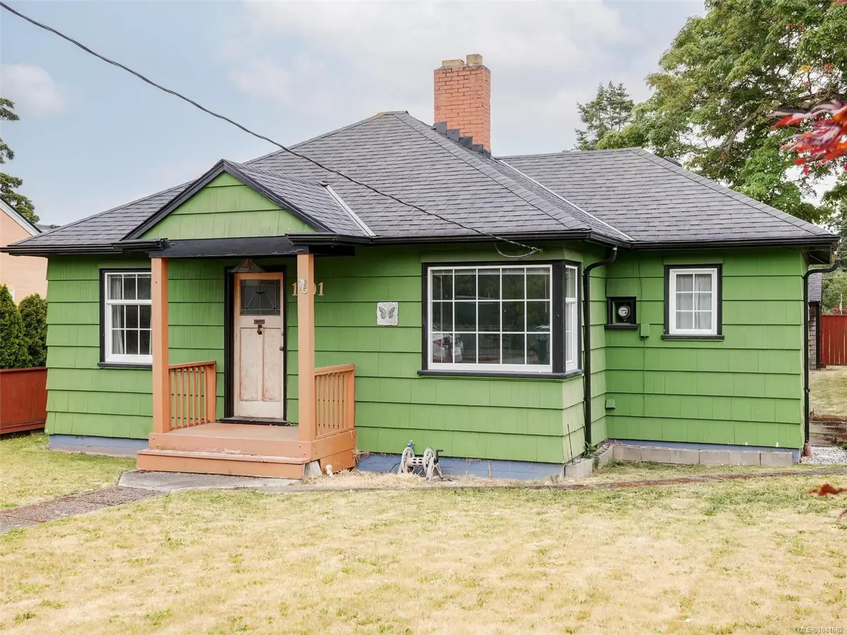 1501 Oakland Ave, Victoria BC V8T 2L1