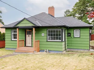 1501 Oakland Ave, Victoria BC V8T 2L1