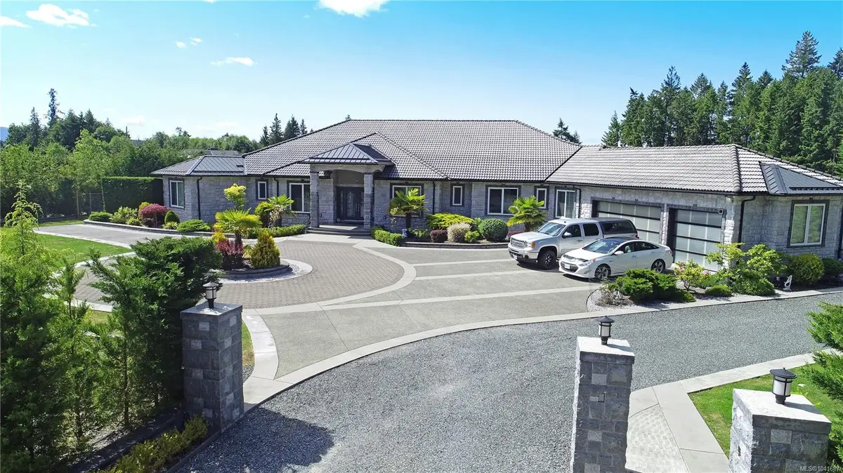 801 Rivers Edge Dr, Nanoose Bay BC V9P 9L5