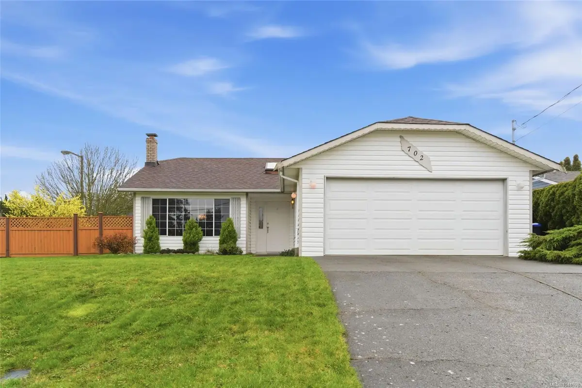702 Forsyth Ave, Parksville BC V9P 1E7