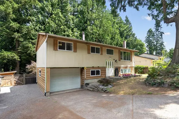 2702 Beaver Creek Cres, Nanaimo BC V9T 3K4 - 5 bed, 2 bath property for sale in Nanaimo