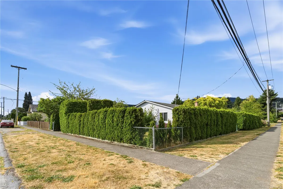 1040 5th Ave, Ladysmith BC V9G 1A2