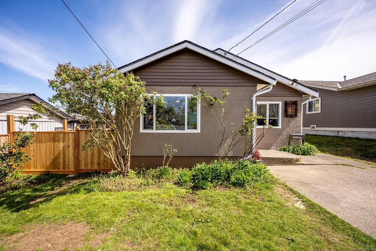 961 Greenwood St, Campbell River BC V9W 3C2