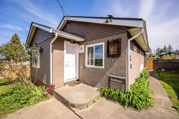 961 Greenwood St, Campbell River BC V9W 3C2 - 4 bed, 2.0 bath in Campbell River