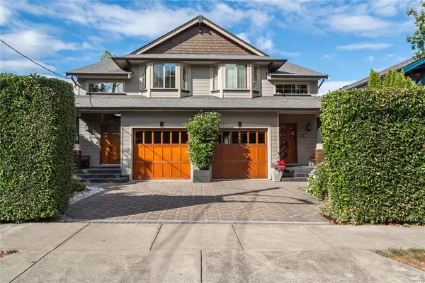 216 Superior St, Victoria BC V8V 1T3 - 2 bed, 3 bath property for sale in Victoria