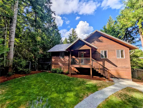 1018 Bertha Ave, Gabriola Island BC V0R 1X3 - 3 bed, 2 bath property for sale in Gabriola Island