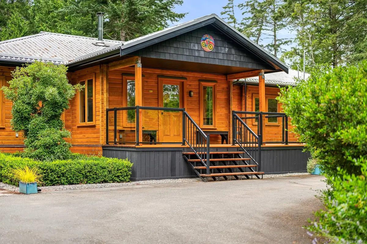 7540 Anderson Dr, Hornby Island BC V0R 1Z0