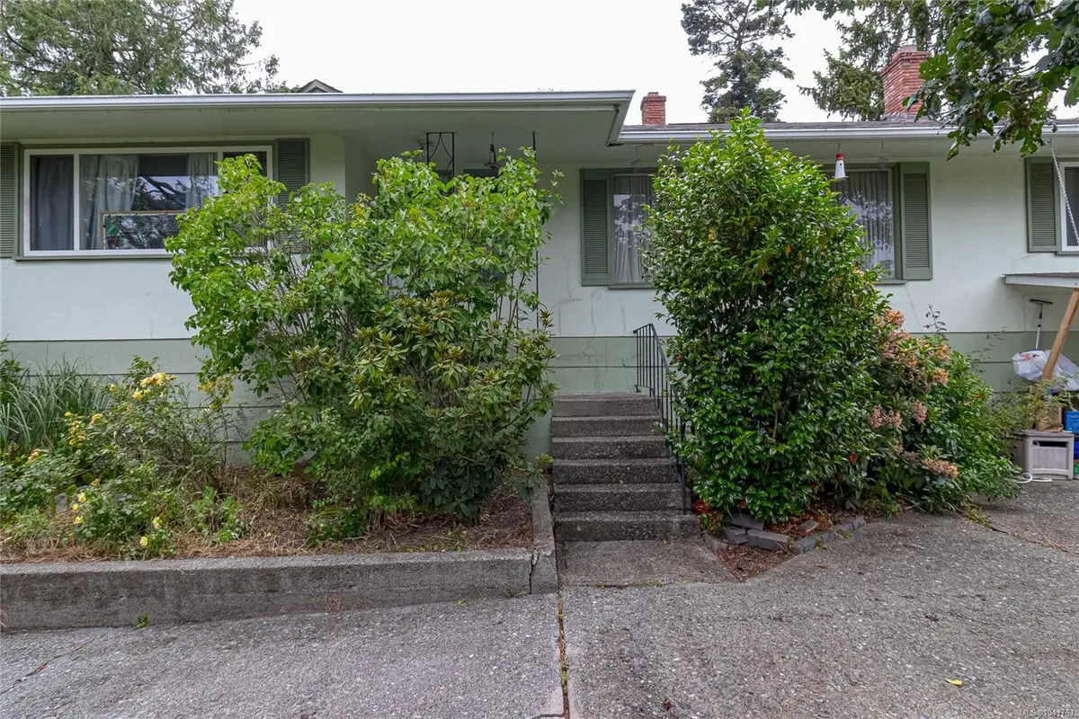 4021 Glanford Ave, Saanich BC V8Z 3Z7