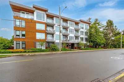 9864 Fourth St #103, Sidney BC V8L 2Z4