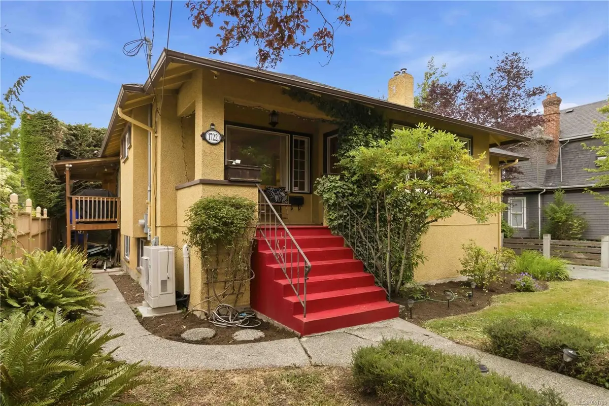 1722 Stanley Ave, Victoria BC V8R 3W8