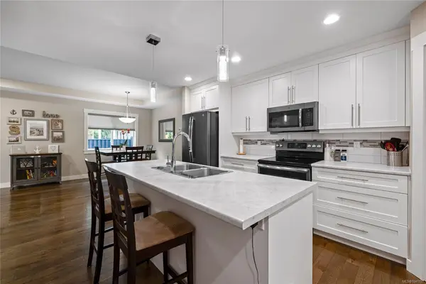 2378 Extension Rd, Nanaimo BC V9X 0A9 - 5 bed, 3.0 bath in Nanaimo