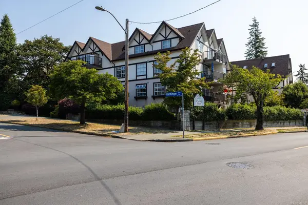 1246 Fairfield Rd #304, Victoria BC V8V 3B5 - 3 bed, 3.0 bath in Victoria