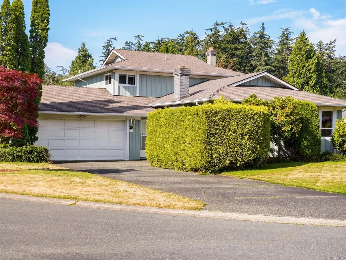 4813 Sunnygrove Pl, Saanich BC V8Y 2V8