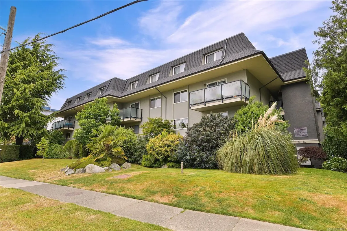840 Craigflower Rd #44, Esquimalt BC V9A 2X1