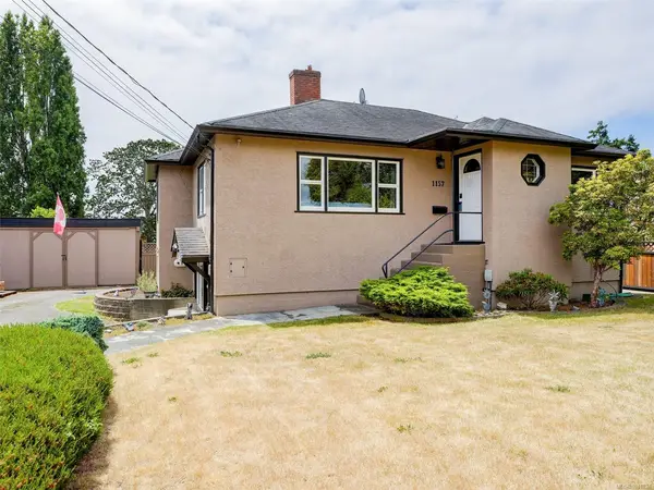 1157 Lyall St, Esquimalt BC V9A 5G6 - 4 bed, 2 bath property for sale in Esquimalt