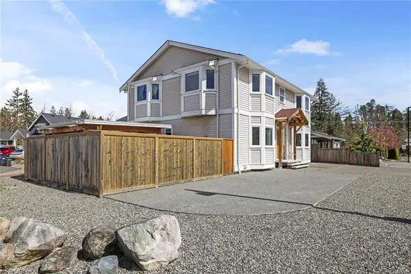 787 Stanhope Rd, Parksville BC V9P 0C7 - 4 bed, 5 bath property for sale in Parksville