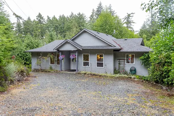 1670 Spirit Way, Qualicum Beach BC V9K 2S3 - 3 bed, 3 bath property for sale in Qualicum Beach