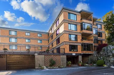 2930 Cook St #301, Victoria BC V8T 3S7