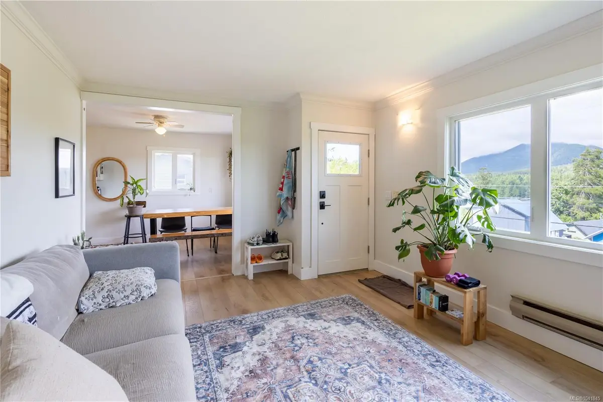 1350 Helen Rd, Ucluelet BC V0R 3A0