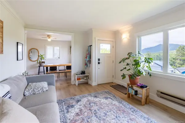 1350 Helen Rd, Ucluelet BC V0R 3A0 - 4 bed, 3 bath property for sale in Ucluelet