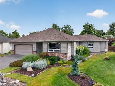 2053 Nevis Pl, Courtenay BC V9N 9V5
