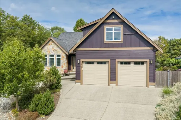 1784 Admiral Tryon Blvd, Parksville BC V9P 2V2 - 3 bed, 3.0 bath in Parksville