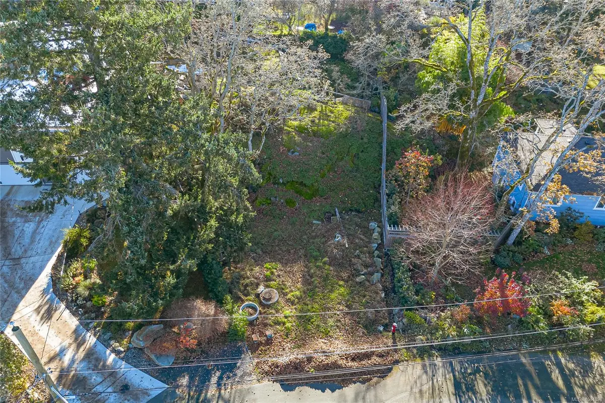 1540 Athlone Dr, Saanich BC V8P 2T1