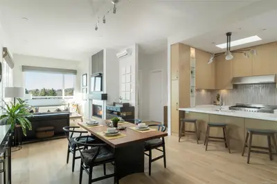 2285 Bowker Ave #PH5, Oak Bay BC V8R 2E2