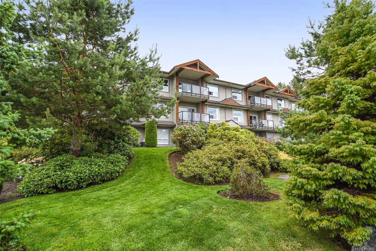 199 31st St #202, Courtenay BC V9N 8X1