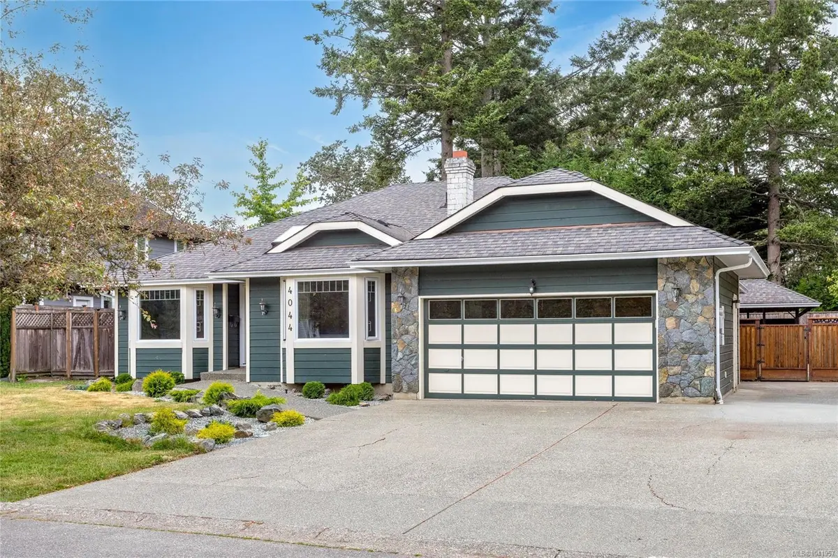 4044 Malton Ave, Saanich BC V8X 4X1