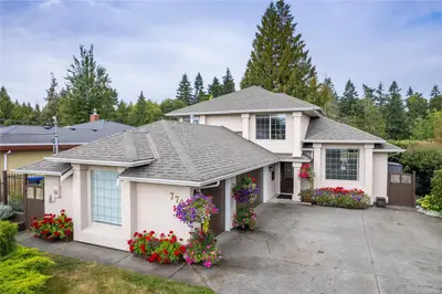 779 Mulholland Dr, Parksville BC V9P 2K4