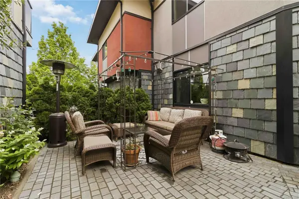 2321 Island View Rd #5, Central Saanich BC V8Z 5Z2 - 3 bed, 3.0 bath in Central Saanich