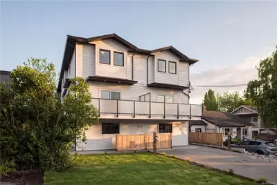 913 Dale St #3, Saanich BC V8X 2V9