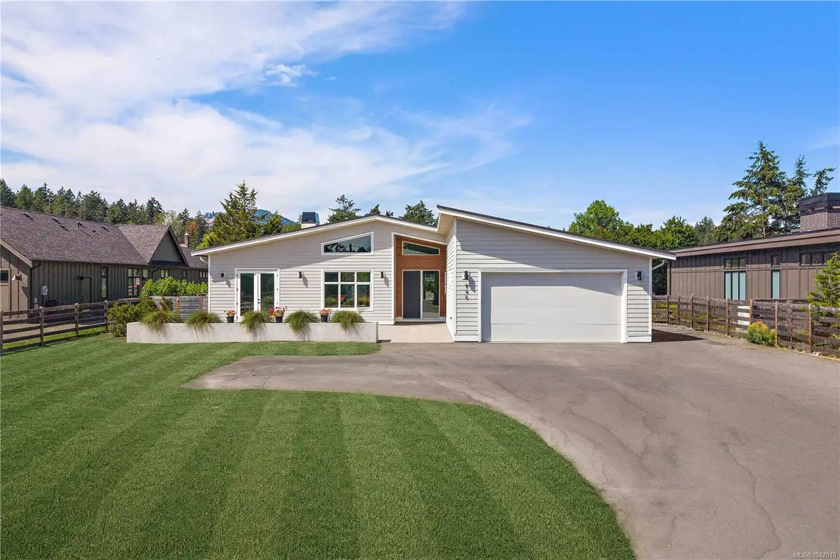 846 Birch Rd, North Saanich BC V8L 5R9