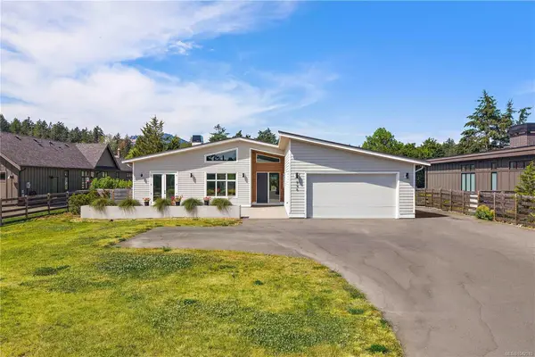 846 Birch Rd, North Saanich BC V8L 5R9 - 4 bed, 4.0 bath in North Saanich