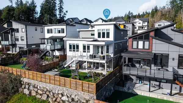 1051 Golden Spire Cres, Langford BC V9C 0N7 - 7 bed, 4.0 bath in Langford