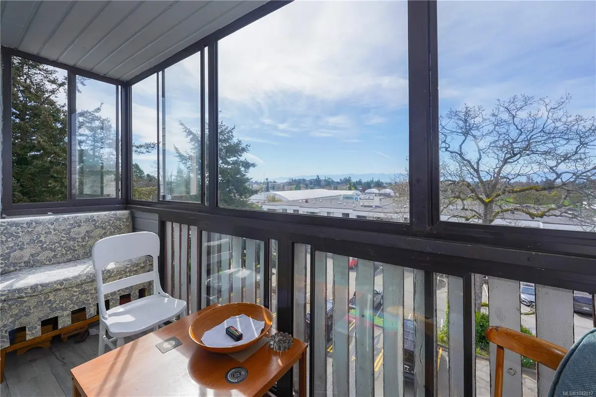614 Fernhill Pl #404, Esquimalt BC V9A 4Z1