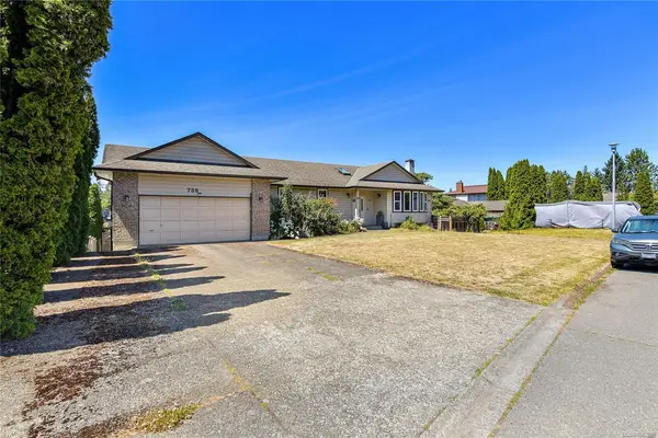 786 Cameo St, Saanich BC V8X 4M4 - 5 bed, 3.0 bath in Saanich
