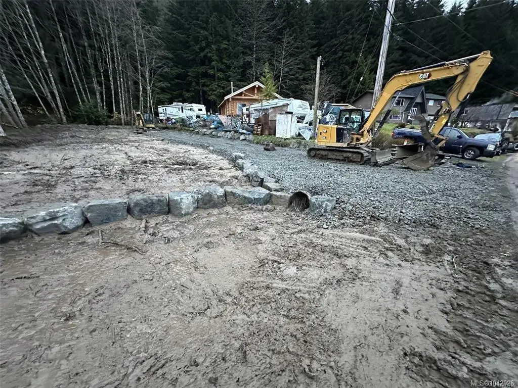 400 Macmillan Dr, Sayward BC V0P 1R0