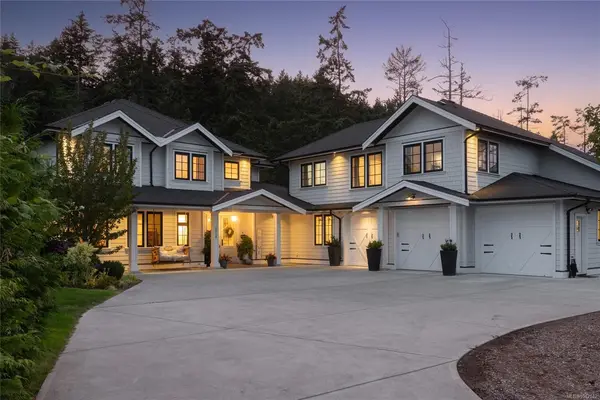 10730 Bayfield Rd, North Saanich BC V8L 5S7 - 5 bed, 4.0 bath in North Saanich