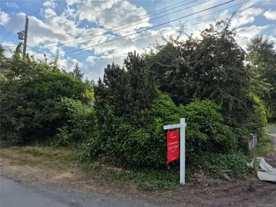 4129 Gillie Rd, Saanich BC V9E 2C7