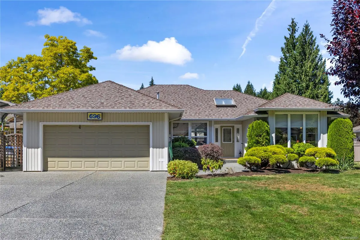 696 Redwood Dr, Qualicum Beach BC V9K 2J2