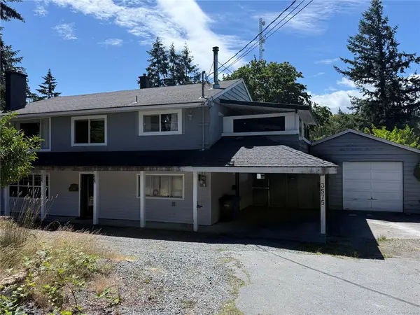 3575 Uplands Dr, Nanaimo BC V9T 2T4 - 4 bed, 3.0 bath in Nanaimo