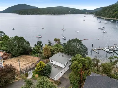 936 Arbutus Ave, Duncan BC V9L 5X4