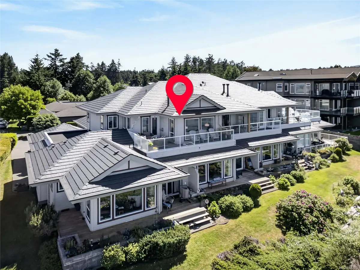 1256 Wally Rd #6, Comox BC V9M 4C3