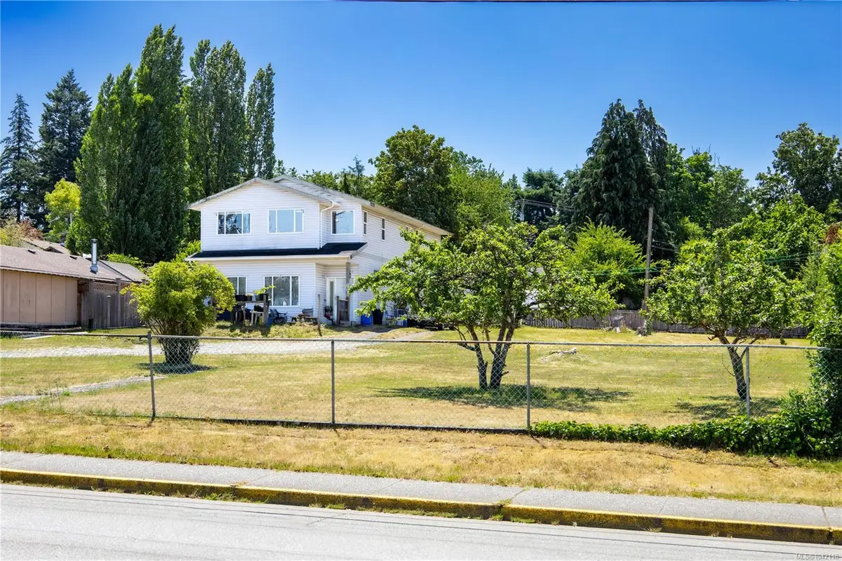 859 9th Ave, Campbell River BC V9W 4B4